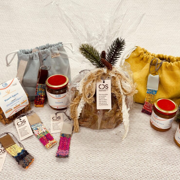 Le confezioni di Natale Cds ai mercatini in Piazza Unità